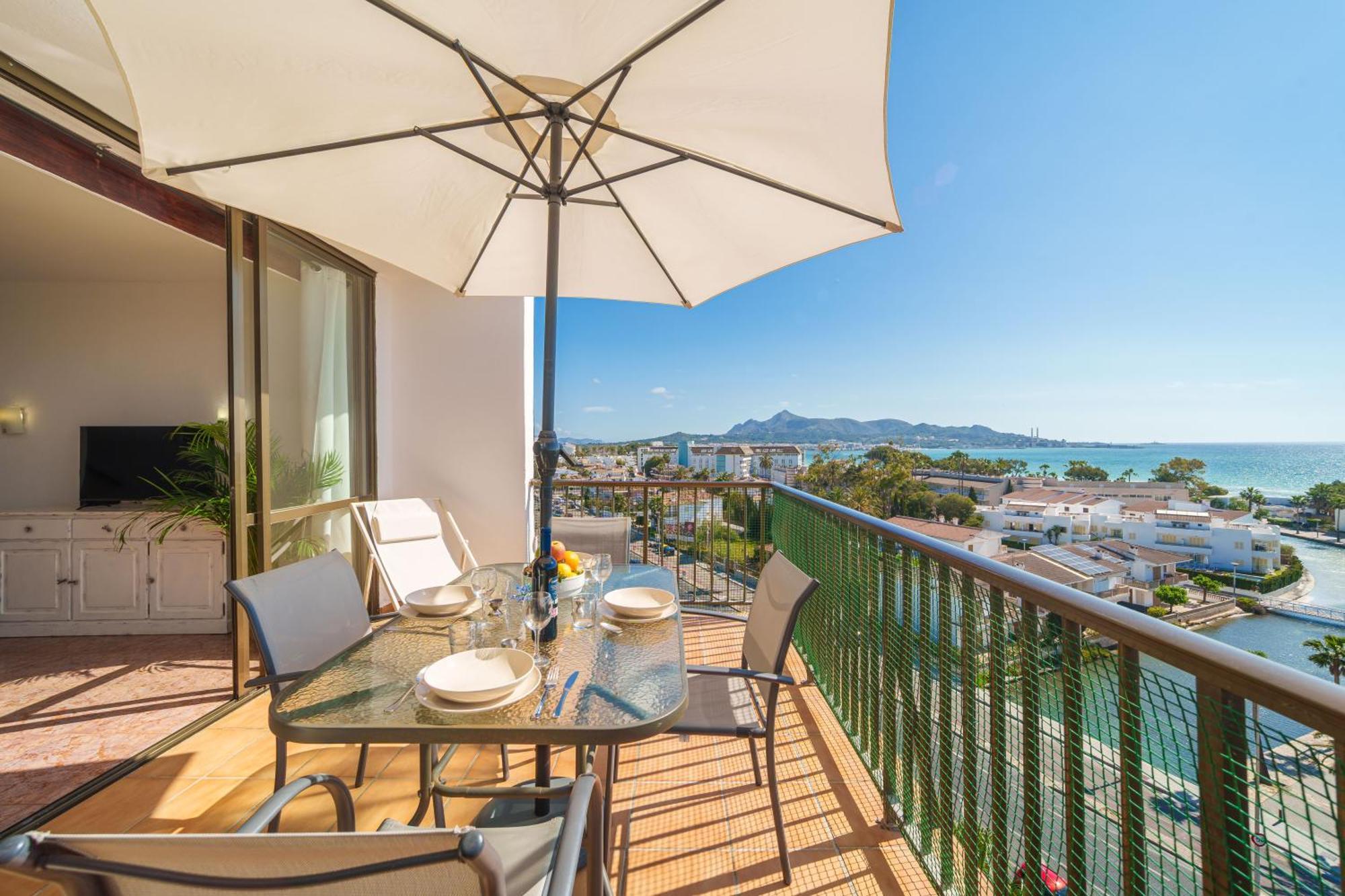Apartment The Shell Ii, Beach Views And Pool Alcúdia Kültér fotó